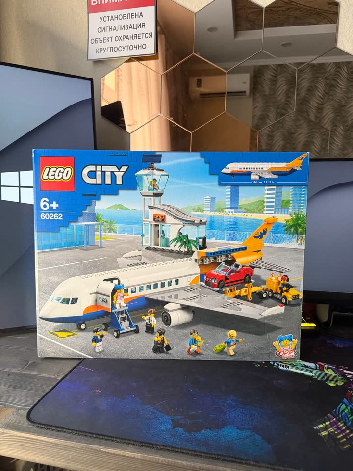 LEGO City 60262 — Пассажирский самолёт
