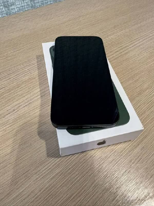 Продам iPhone 13