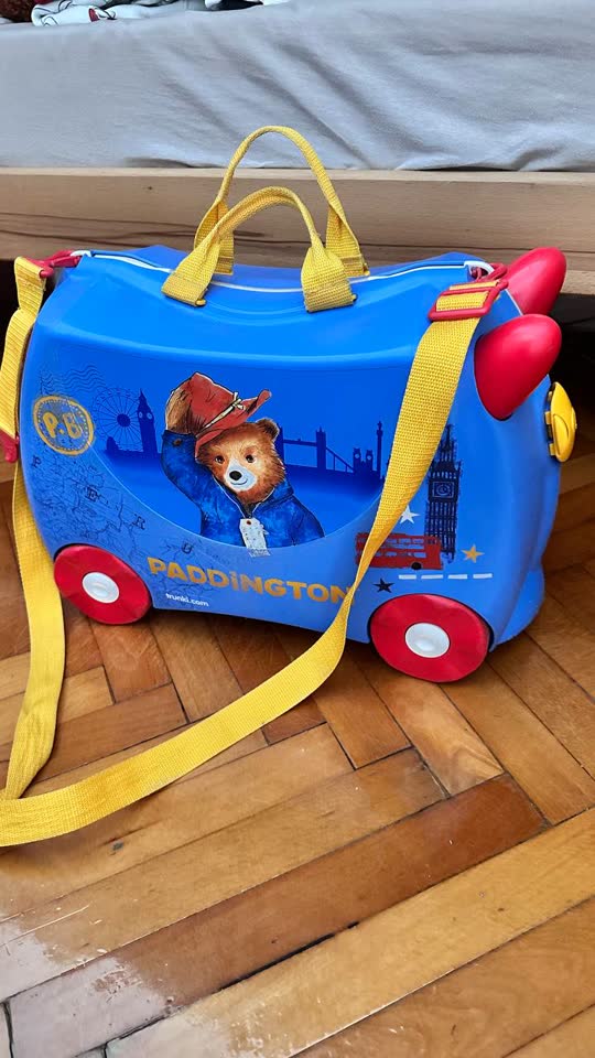 Чемодан-каталка на колесиках детский