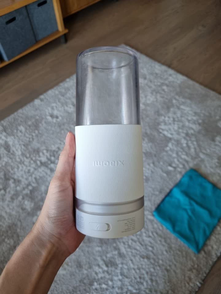 Prodajem prenosivi blender Xiaomi i rende od nerđajućeg čelika