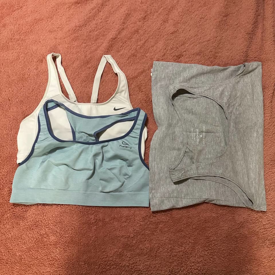 Dva sportska topa i majica Primark