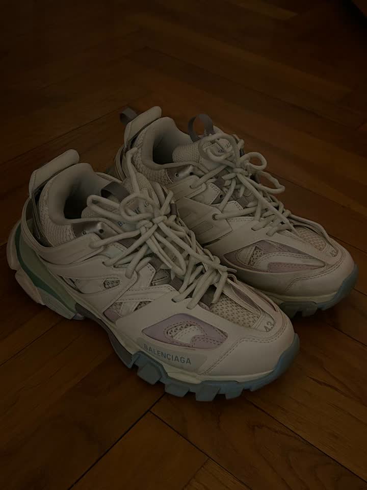 Balenciaga track