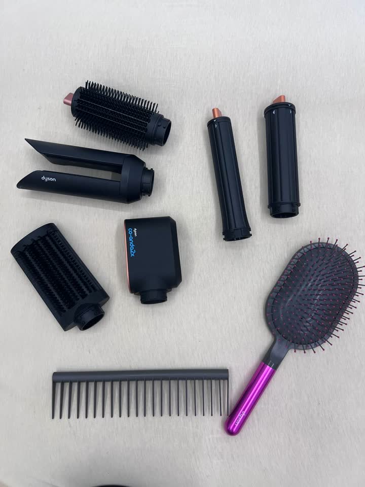 Насадки и расческа от Dyson