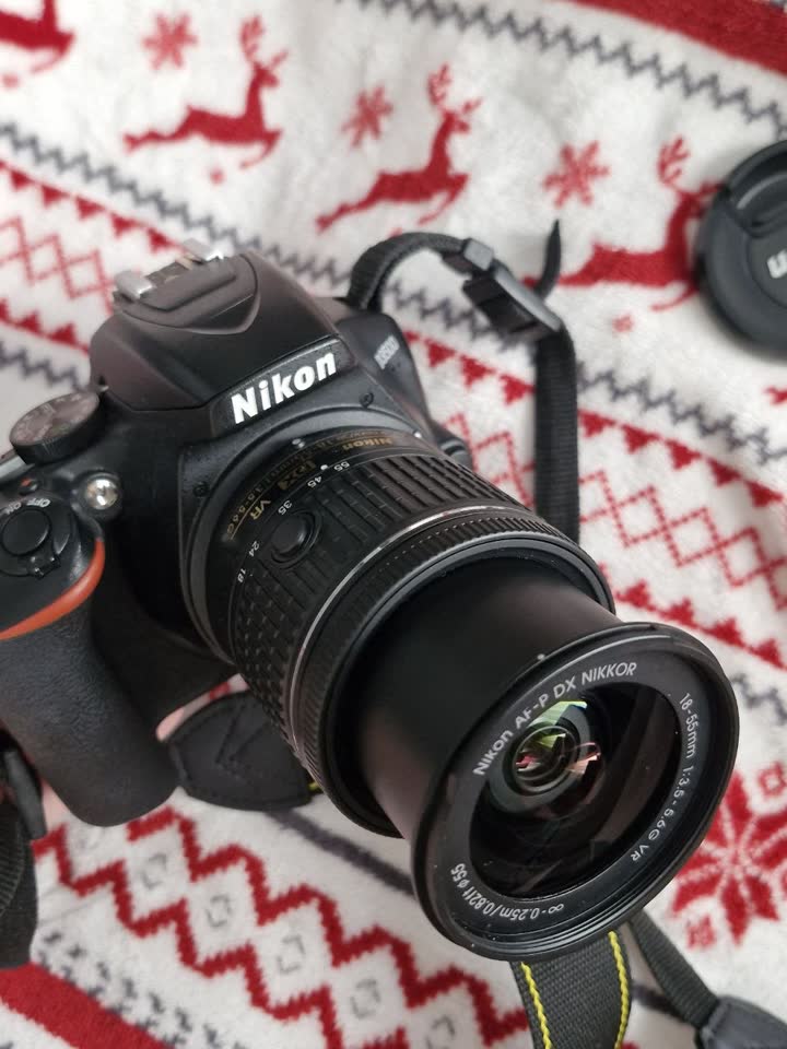 Prodajem Nikon D3500 DSLR fotoaparat