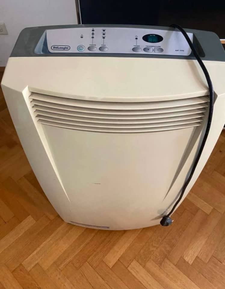 Комнатный напольный кондиционер Delonghi. Надежная, мощная модель и при этом относительно ти