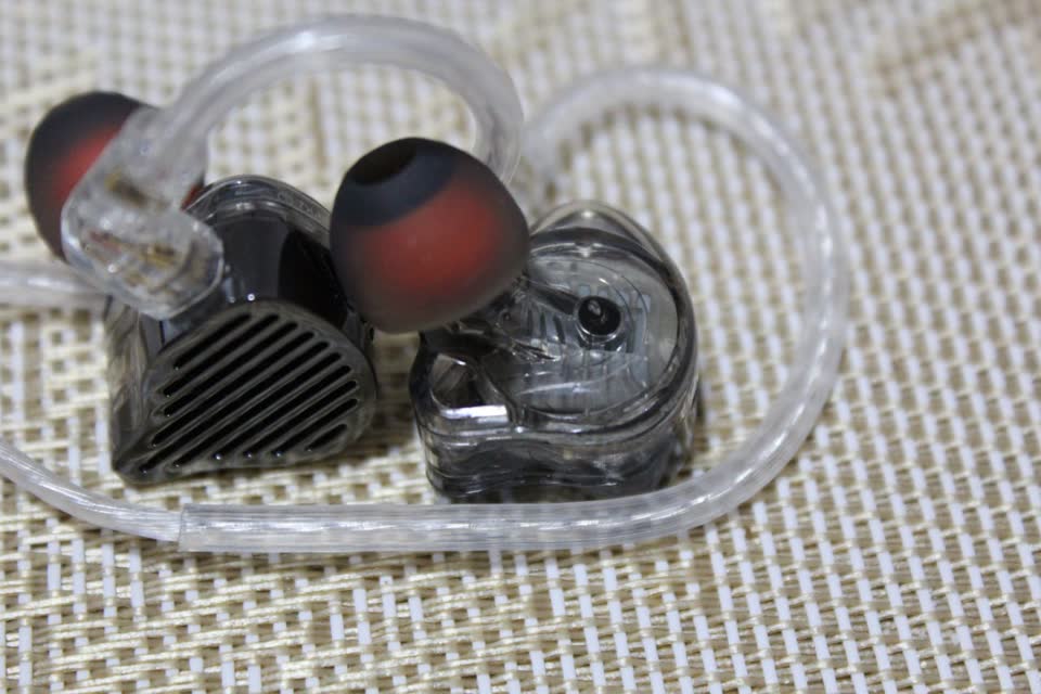 Prodajem IEM slušalice - in-ear