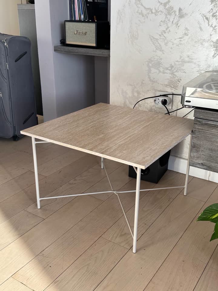Продаю столик KILDEDAL 60×60 см
