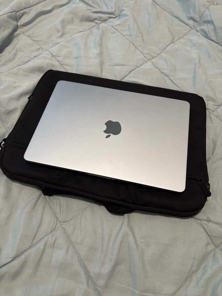 MacBook Air M4 16/256 Sky Blue