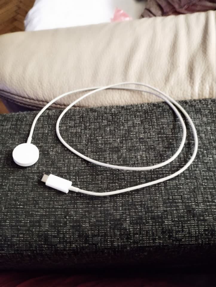 Kabl za Apple Watch, no-name power bankovi i Romoss