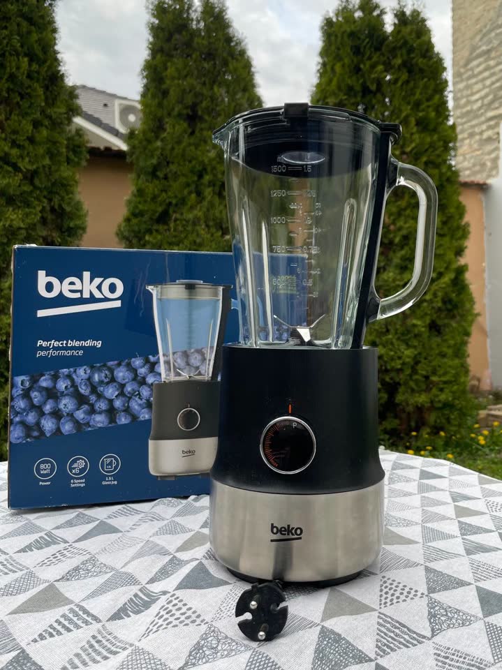 Prodajem blender Beko