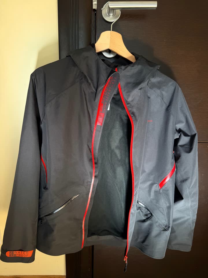 Ветровка Quechua Waterproof