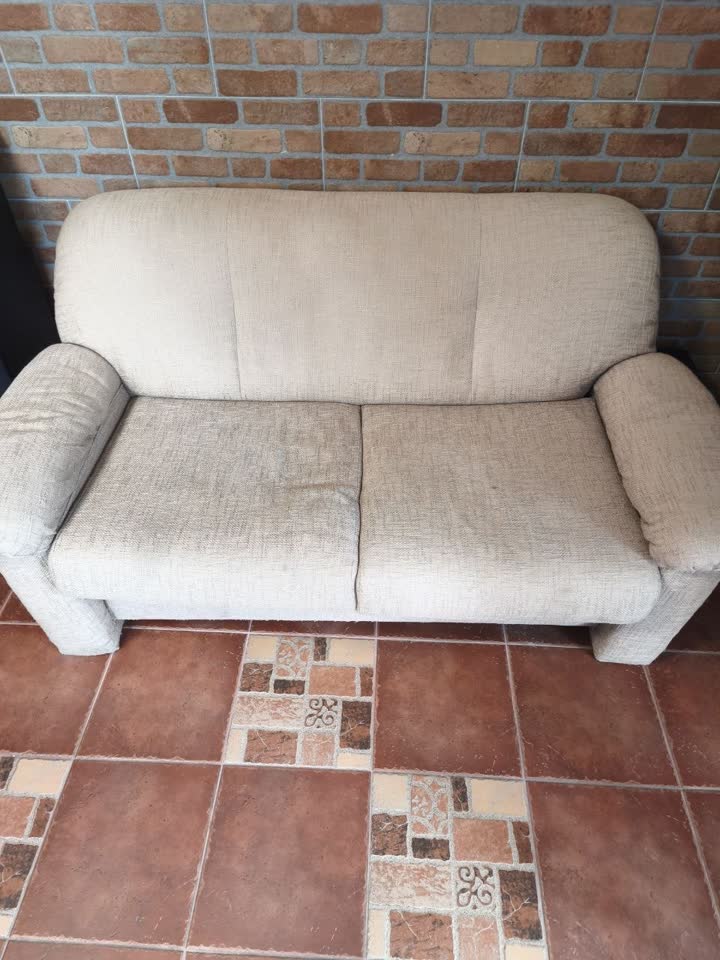 Poklanjam besplatno rasklopivi kauč i fotelju