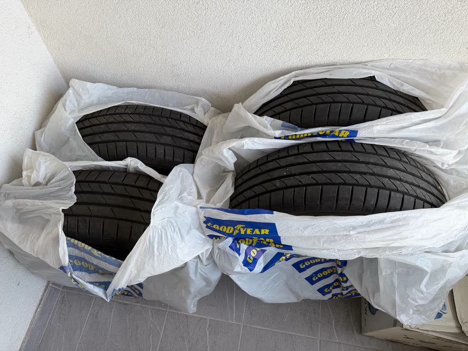 Продаю комплект летней резины Kumho Ecsta ps71 205/60 R16 92V