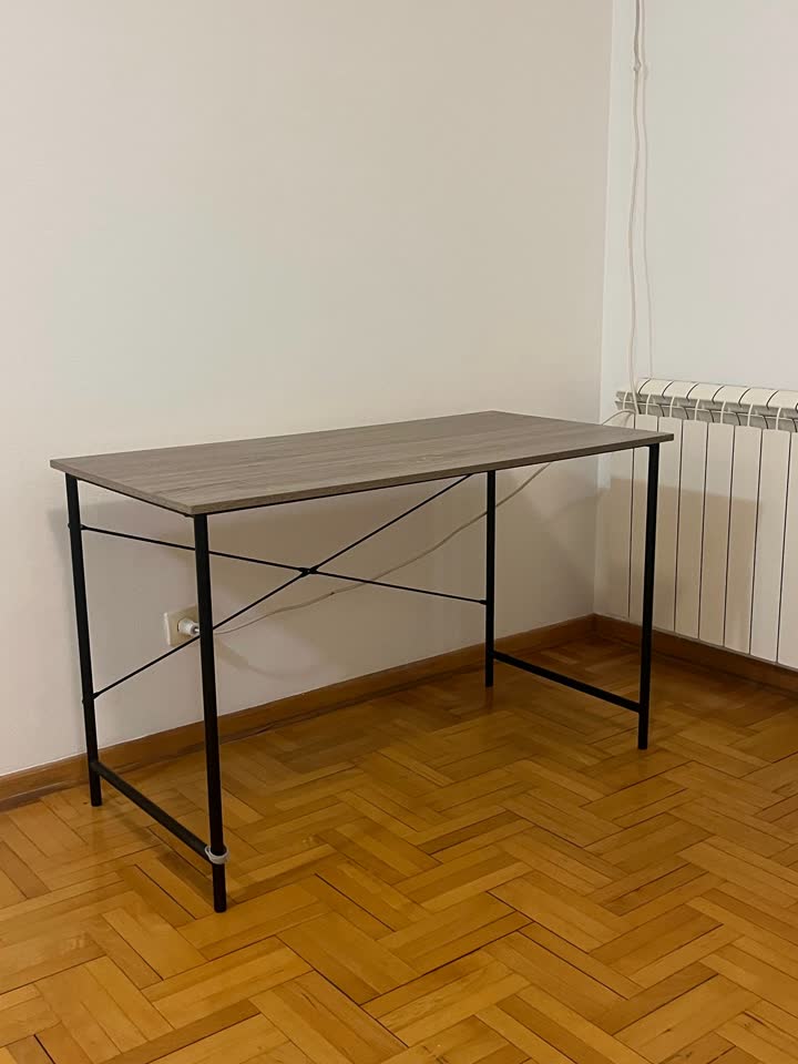 sto i vešalica