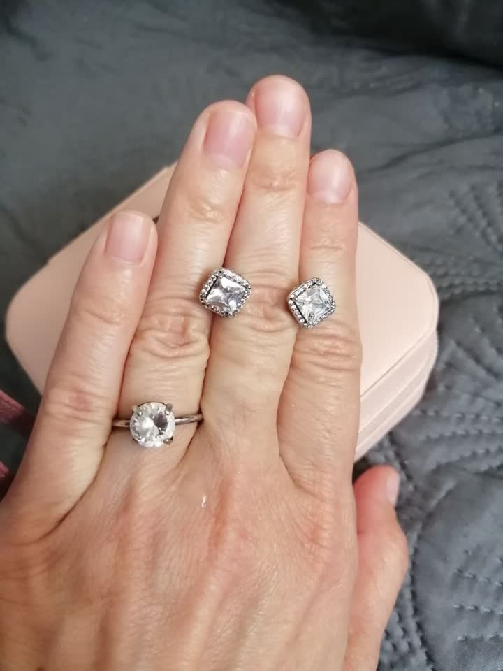 Komplet minđuša i prsten sa Swarovski kristalima, suvenirska srebrna kašičica, minđuše sa sunčevim kamenom