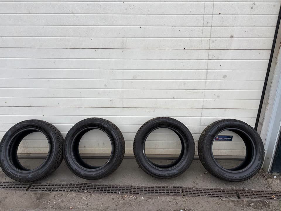 Продам комплект зимней резины 205/55 R16 (4шт)