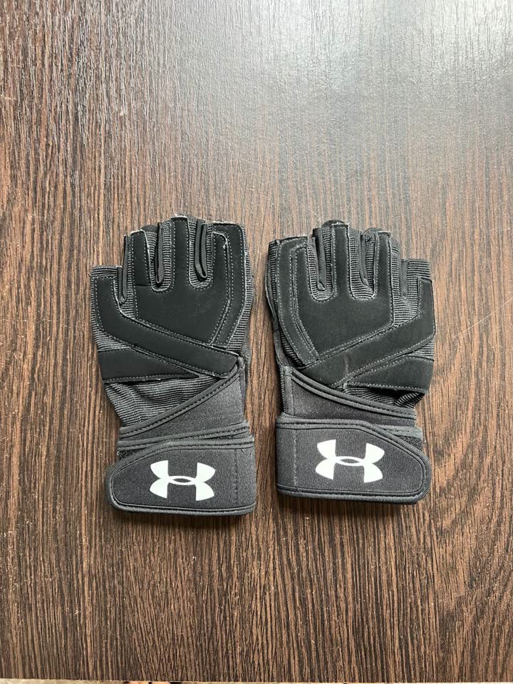 Спортивные перчатки для зала Under Armour, размер M