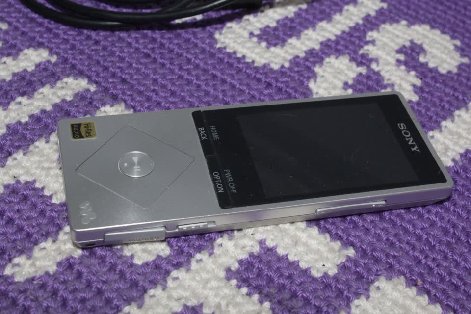 Prodajem mp3 plejer (DAP) Sony NWZ A17