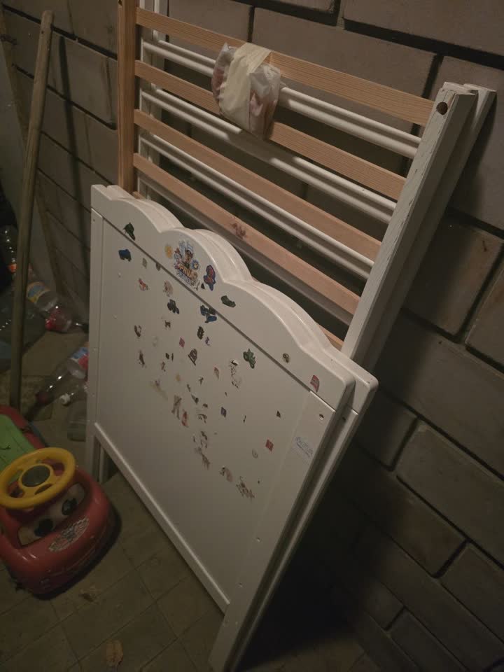Продаётся детская кроватка