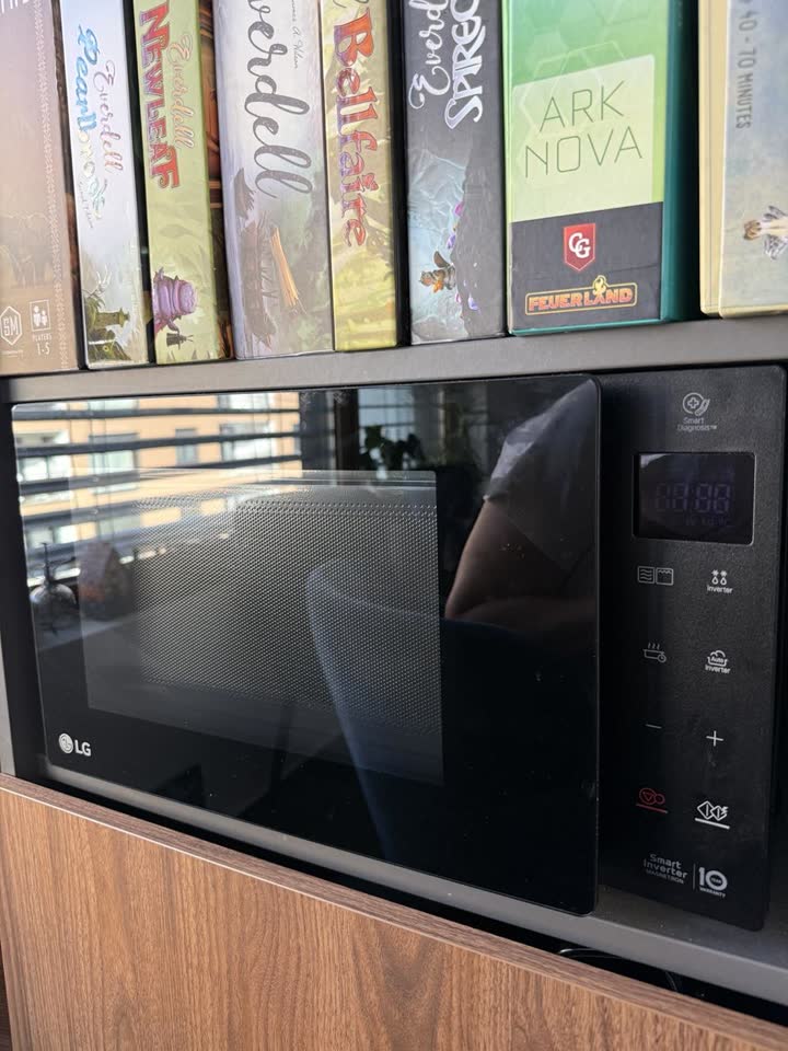 LG Smart Inverter mikrotalasna pećnica