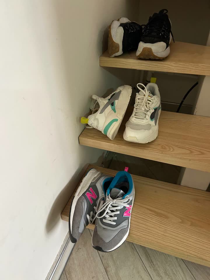 Состояние хорошее. Носились мало и аккуратно. Размеры: - NB 43, 28 cm, 1500 rsd, - Puma 43, 