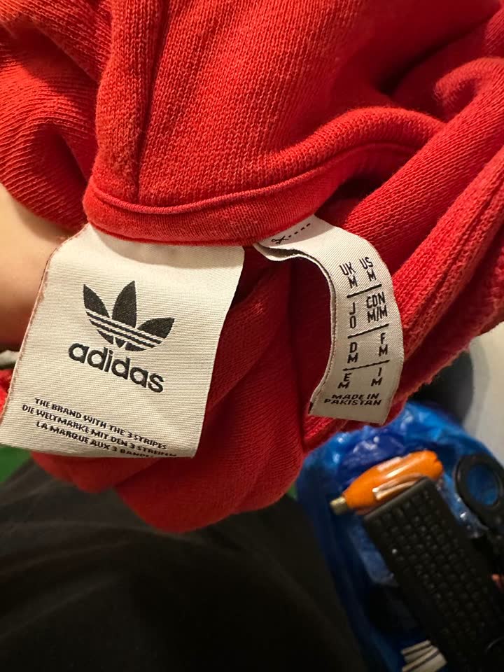 Crvena Adidas Originals dukserica sa kapuljačom, veličina M