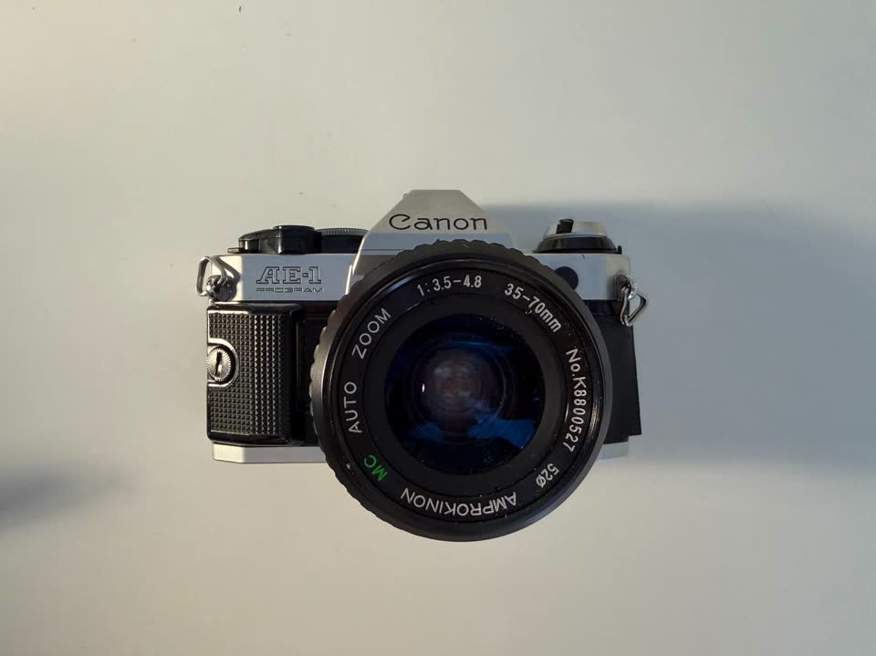 Canon AE-1 Program + objektiv 35–70mm