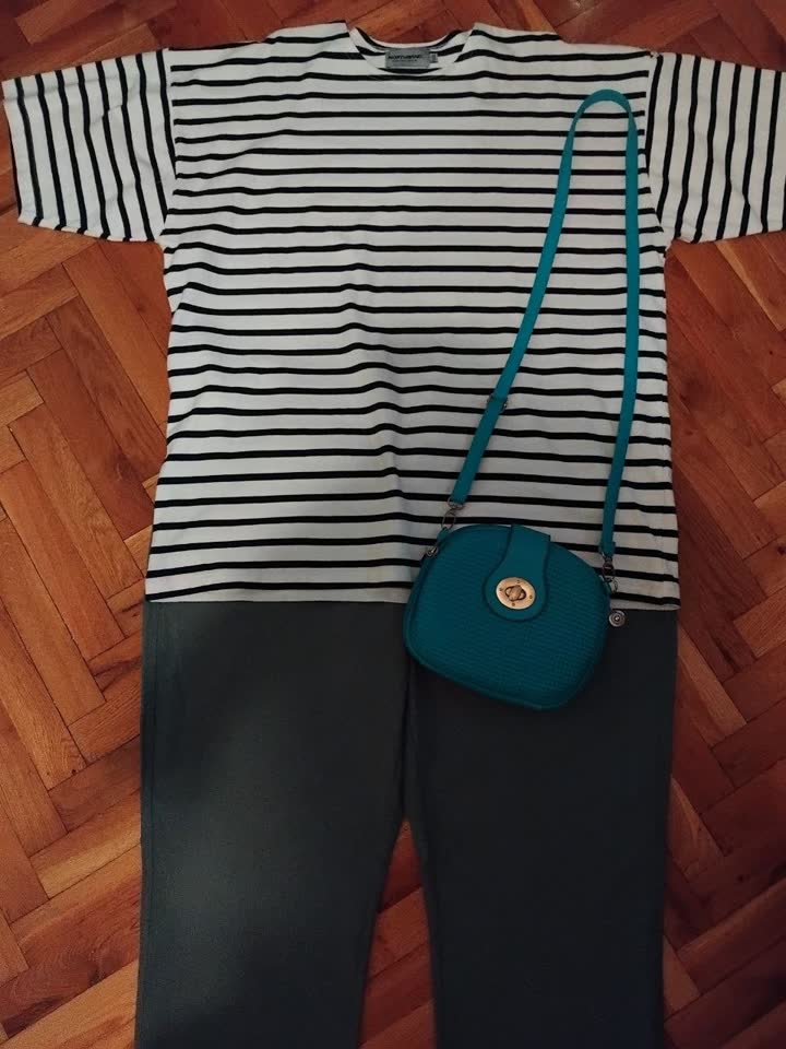 Letnji set XXXL. Idealan za vrelo leto. Cena za sve 1500 din. Kraljevo. Pošta.