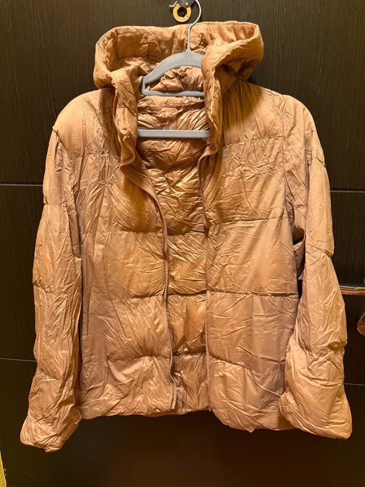 Ультралегкая куртка Uniqlo с капюшоном, размер XS