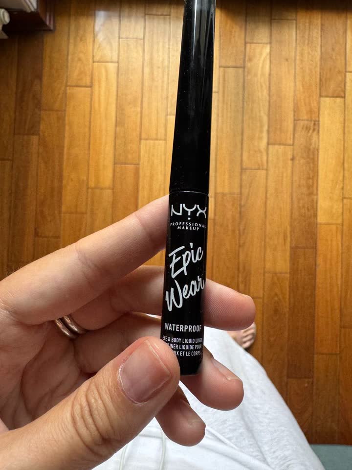 Plava vodootporna olovka za oči NYX