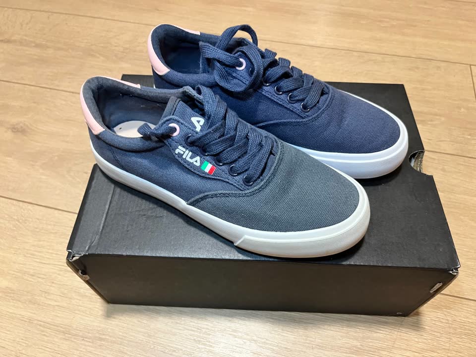 Продам кеды FILA