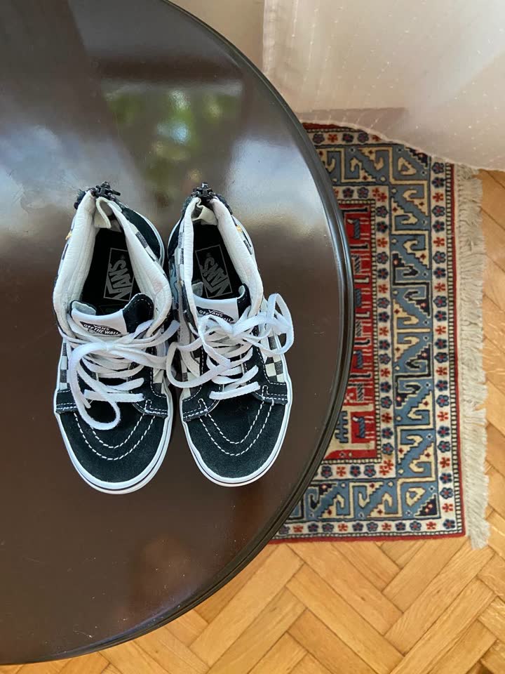 Кеды Vans, Converse и костюмчик Zara