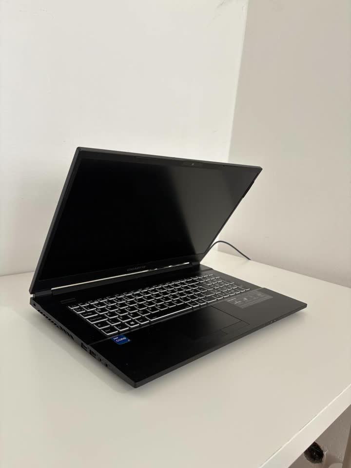 Gejmerski laptop Gigabyte G7 MD 17.3"