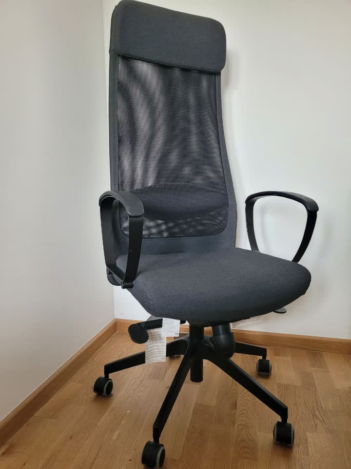 fotelja IKEA Markus odlično stanje