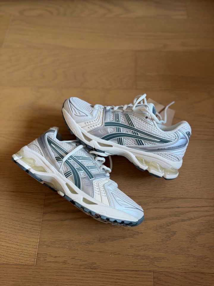 ASICS Gel-Kayano 14