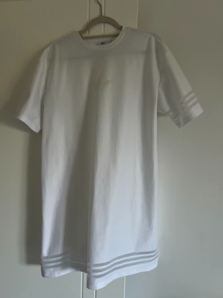 Bela majica-haljina adidas Originals