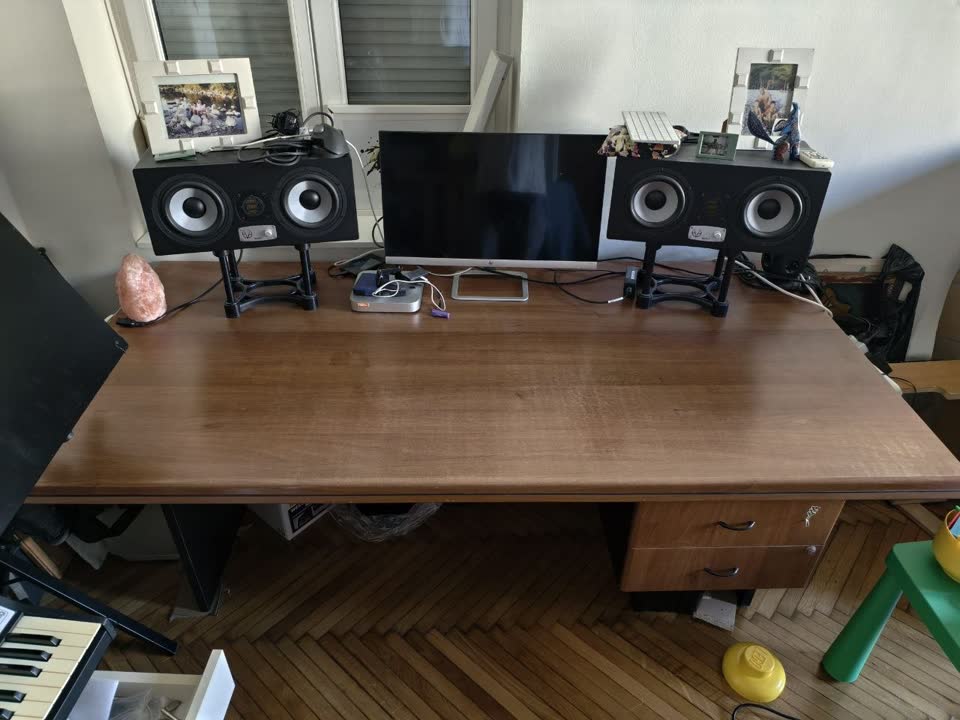 Prodajem radni sto