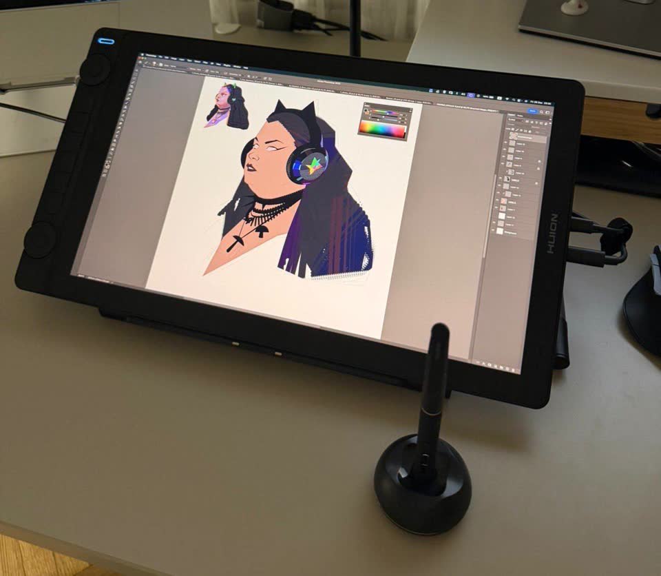 Prodajem grafički tablet HUION Kamvas 16 gen 3