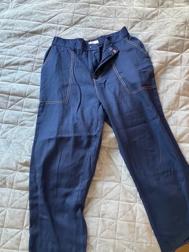 Odeća: pantalone, košulja, tunika