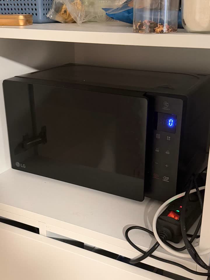 Микроволновая печь LG (модель MS2032GAS)