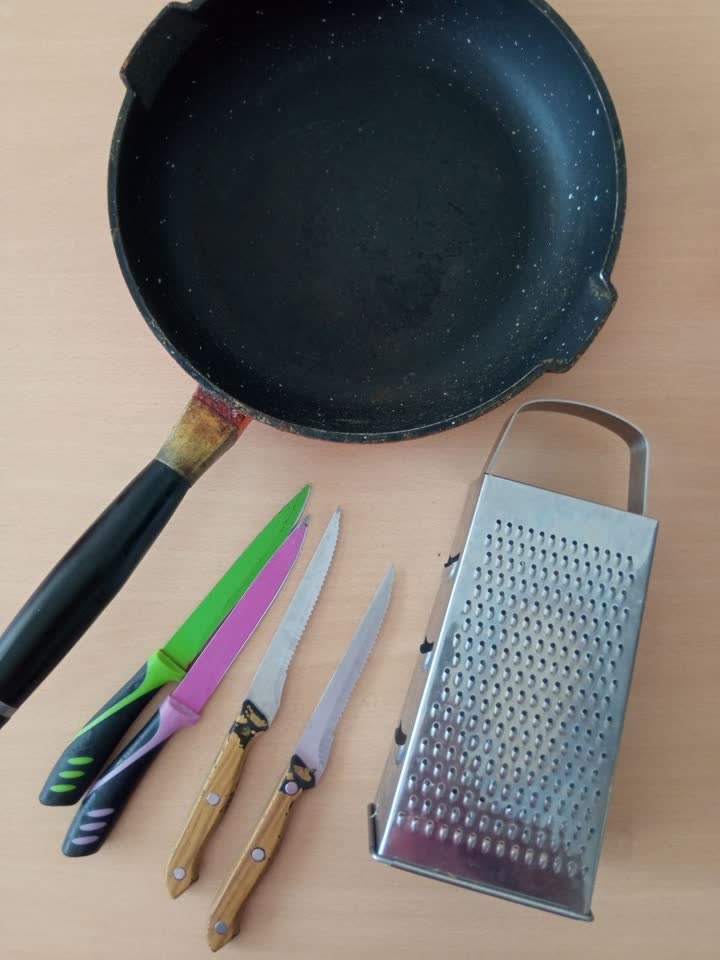 Tiganj, noževi, rende IKEA