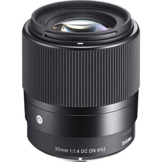 Объектив Sigma 30mm F1.4