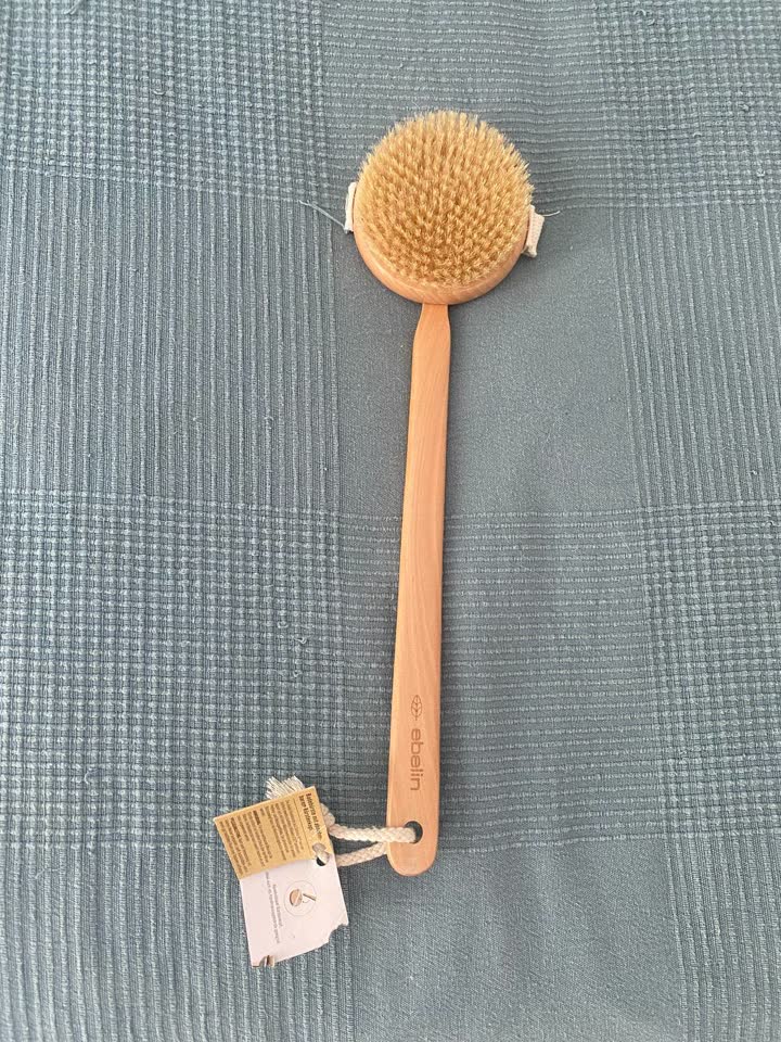 Četka za masažu tela iz DM