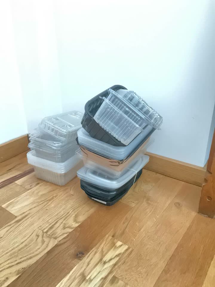 Set posuda različitih veličina