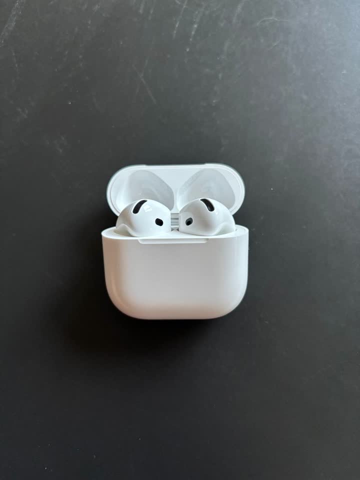 Apple AirPods 4
