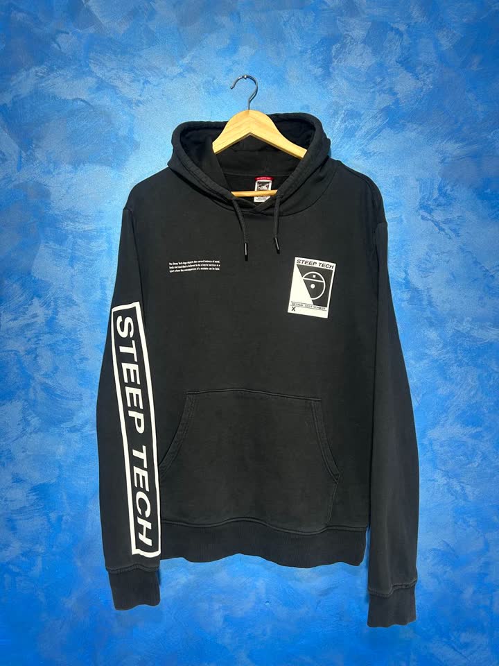 Кофта The North Face , размер L , отличное состояние 1800 динар