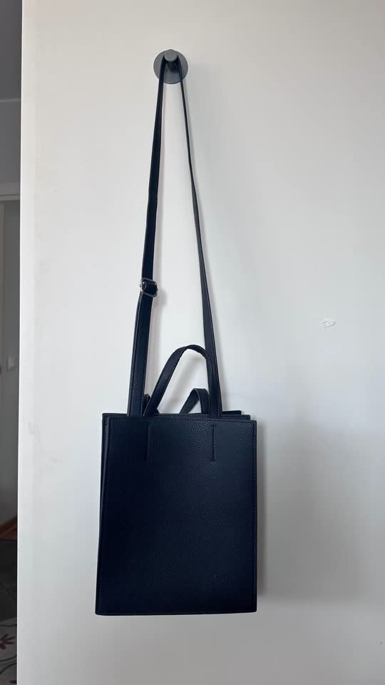 Crna torba Uniqlo — zamena