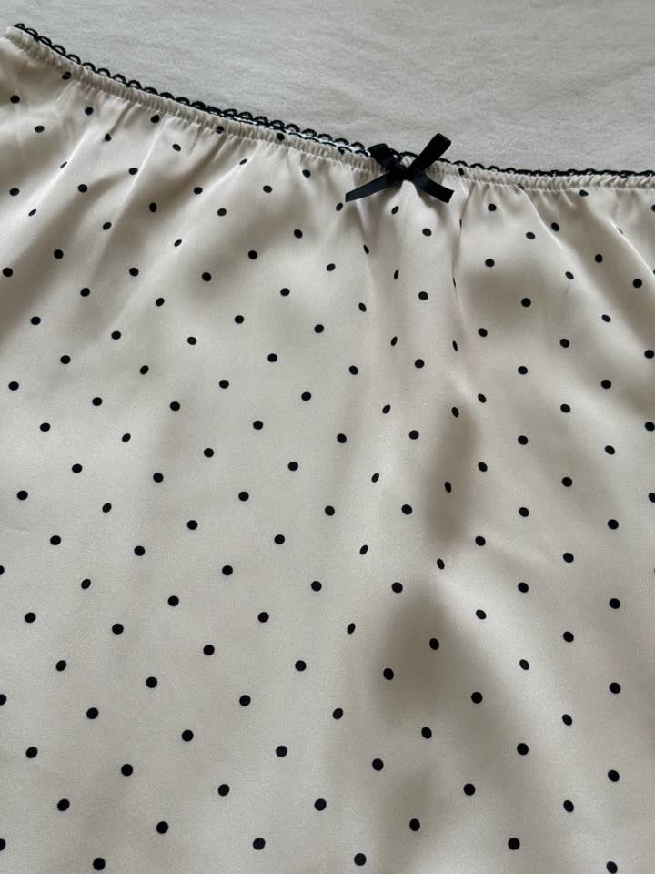 Saten mini suknja na tufne SHEIN