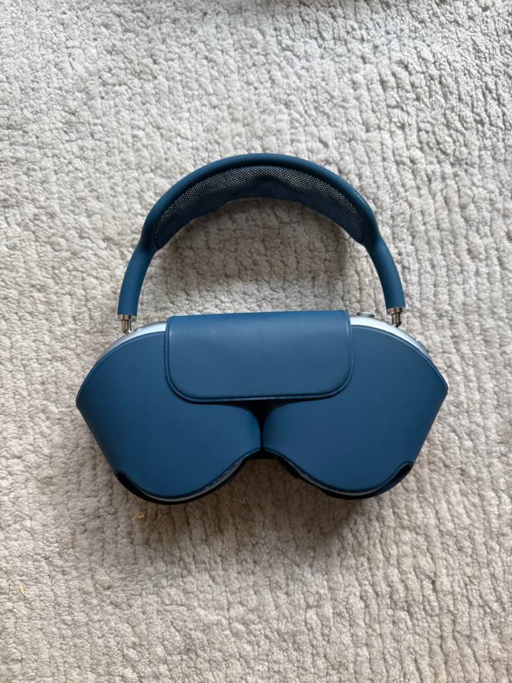 Apple AirPods Max — Sky Blue