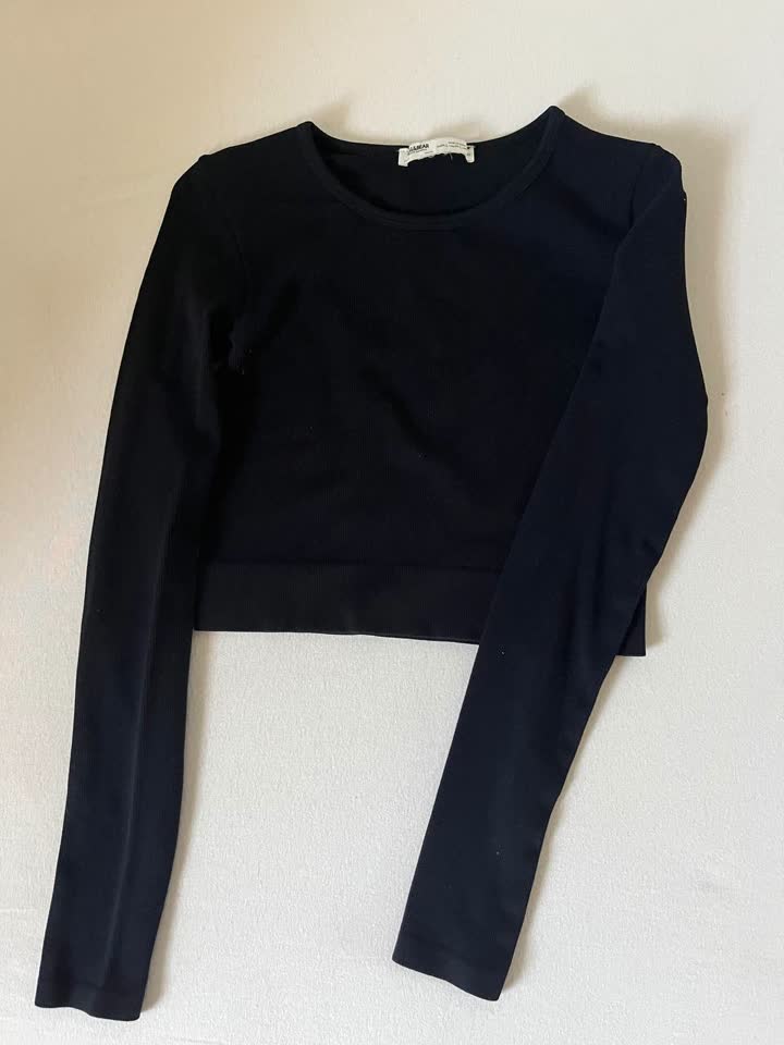 Черная спортивная короткая майка Pull&Bear